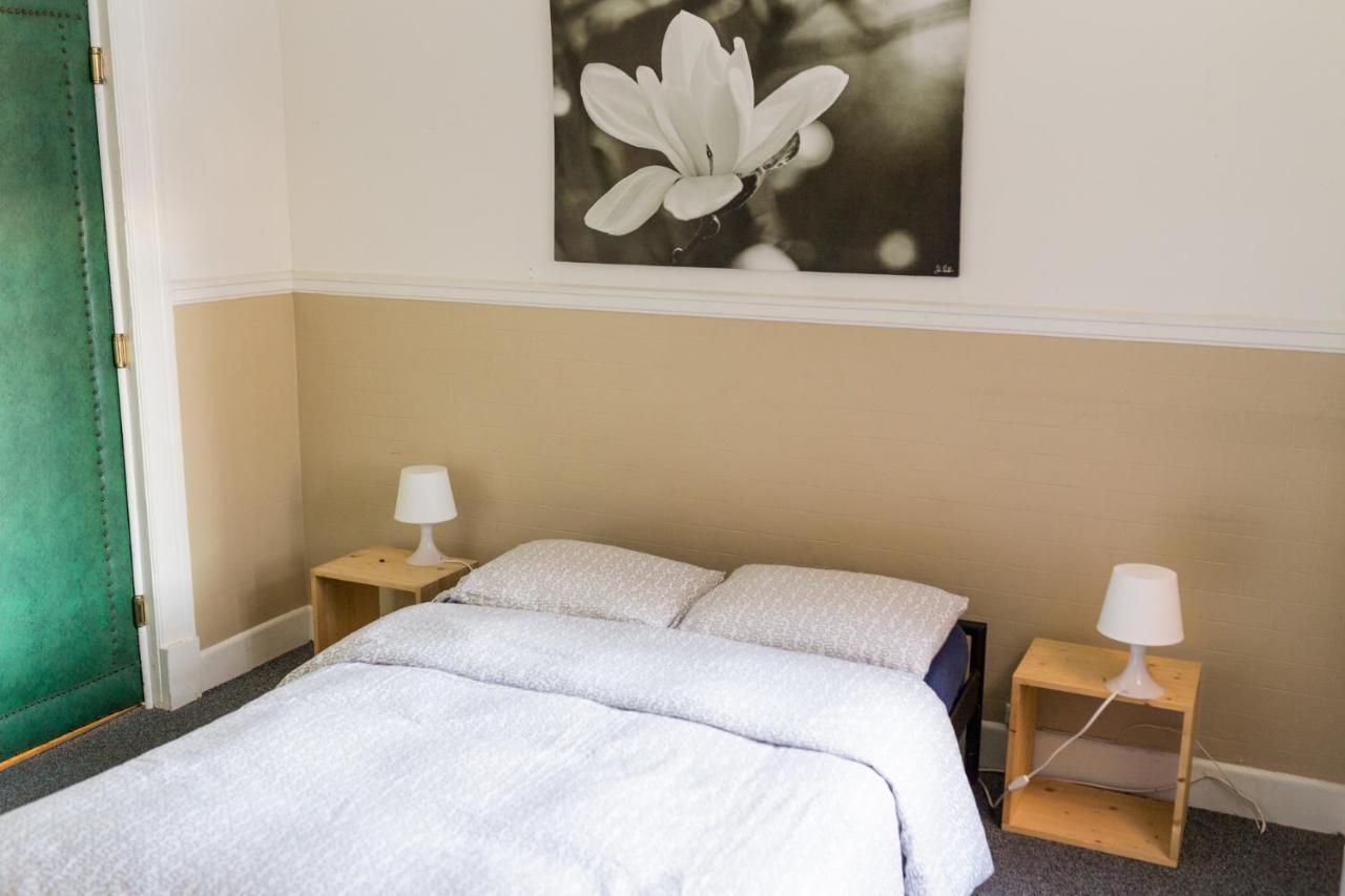モントリオール Le 9 Et Demi Bed & Breakfast エクステリア 写真